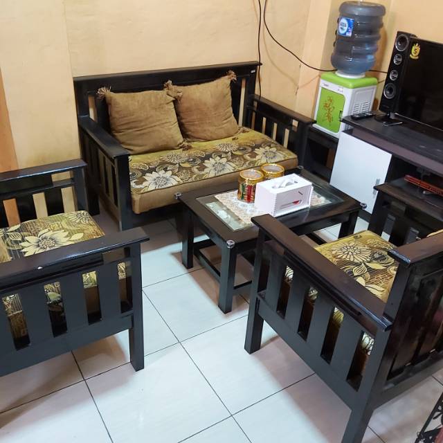 Sofa kayu 1 set / 211 + meja