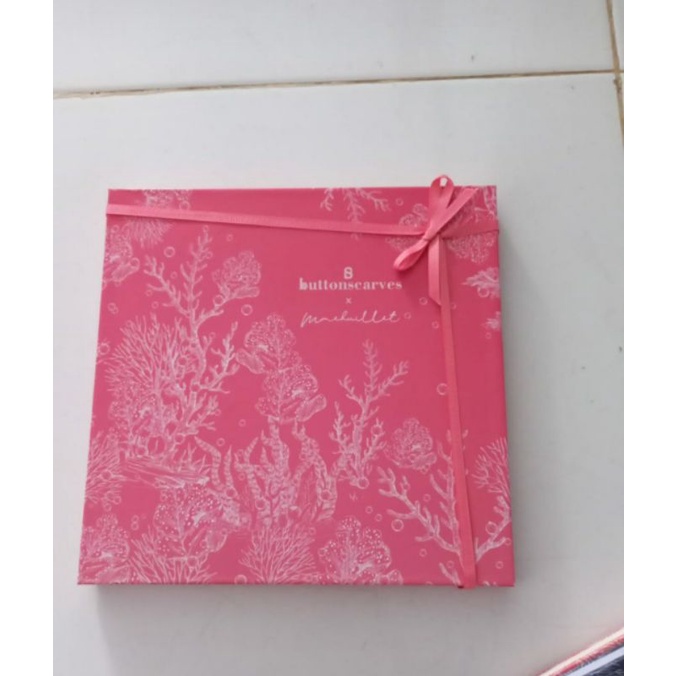 buttonscarves  conch el mar minorca