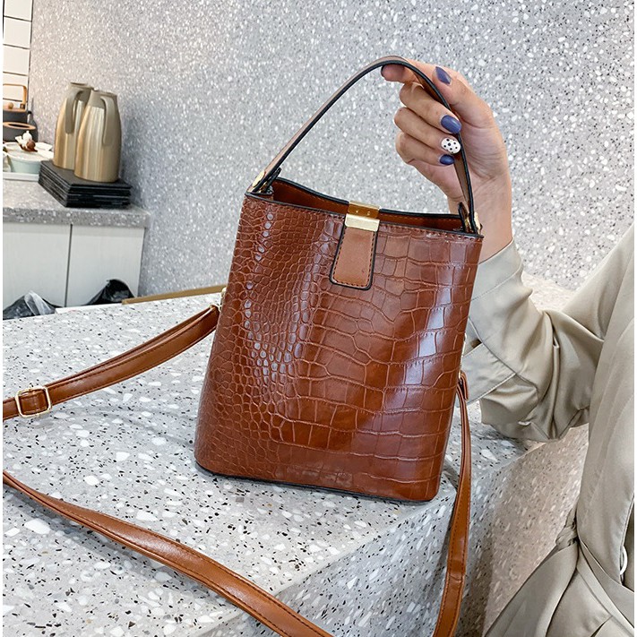 BJ15634 - BLACK/BROWN/DARKBROWN/GREEN/RED - TAS TOTE SLEMPANG TAS WANITA FASHION IMPORT MODIS ELEGAN TERMURAH TERLARIS TERBARU BAGSTORE JAKARTA TAS BATAM JT8881 CR7496 ZCJ1318 BQ3079 LT1116 GT1683 ELJ5634