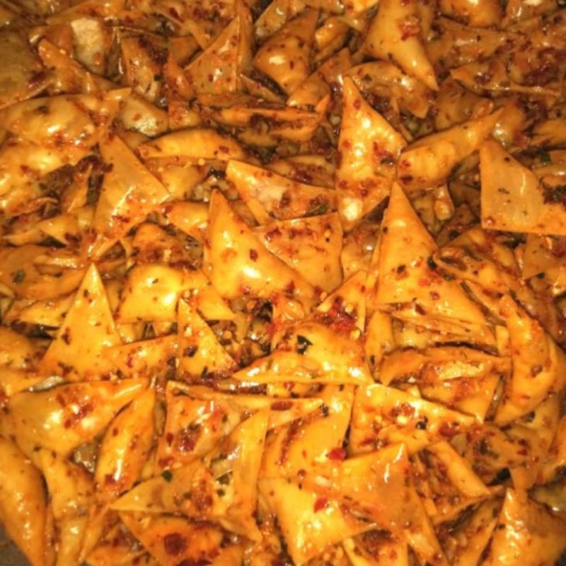 

pangsit kering pedas/original daun jeruk