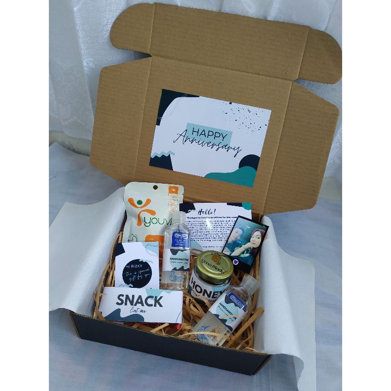 

Custom Gift Box Kadoinbox.id - Hampers Vitamin - Kado Sehat Madu -