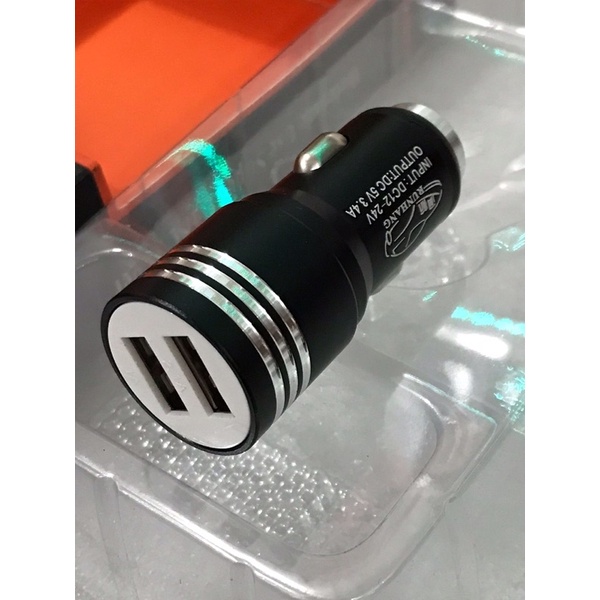 Batok Charger mobil 2output 3,1Ampere METAL Car Charger