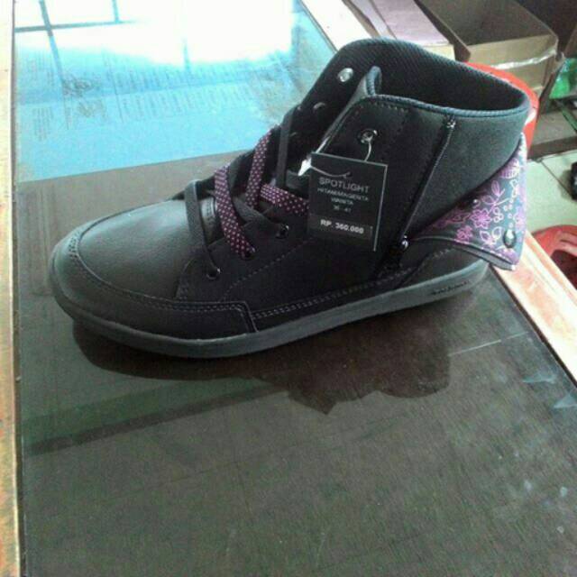 TOMKINS SPOTLIGHT MAGENTA