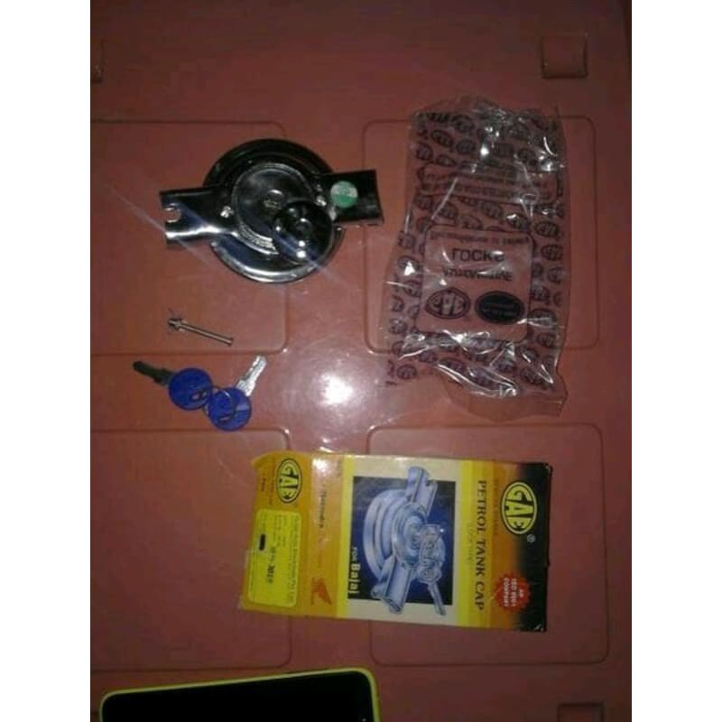 tutup tangki plus kunci tutup vespa super ps px