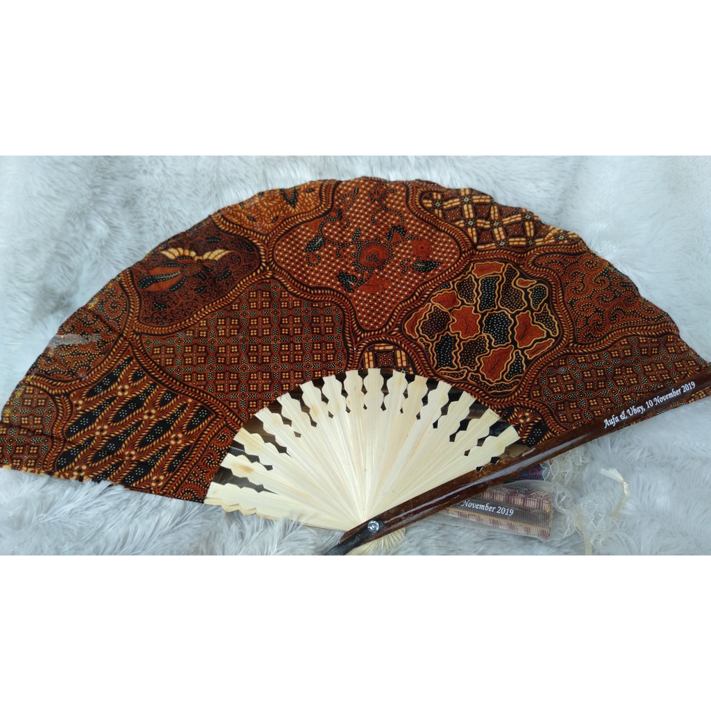 Souvenir Pernikahan Kipas Batik Super Jumbo Kipas Kain Gagang Kayu polos Kipas tangan