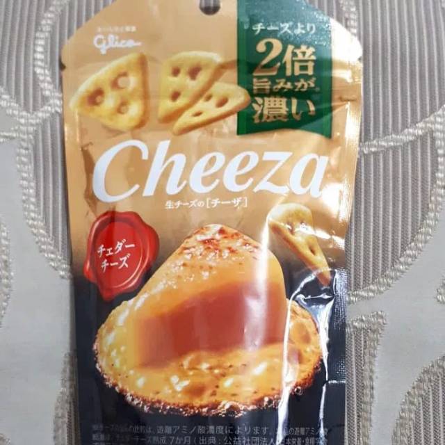 

CHEEZA CHEDDAR CHEESE