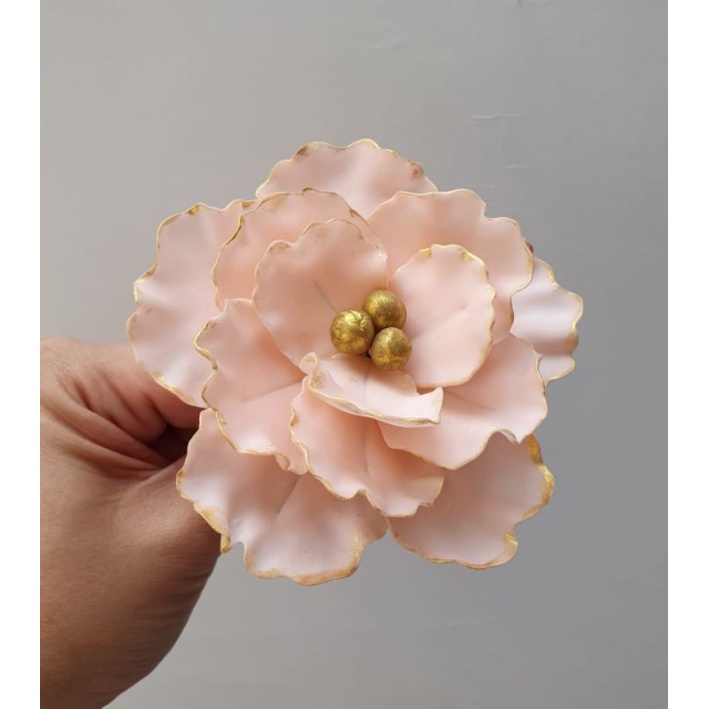 

gumpaste flower, edible flower, hiasan tart / peony pipih