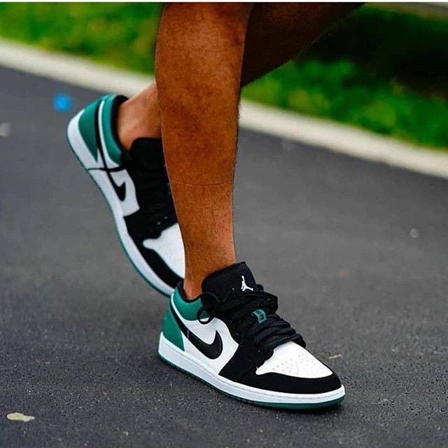 sepatu Nike Air Jordan 1 Low "Mystic Green" sneakers murah