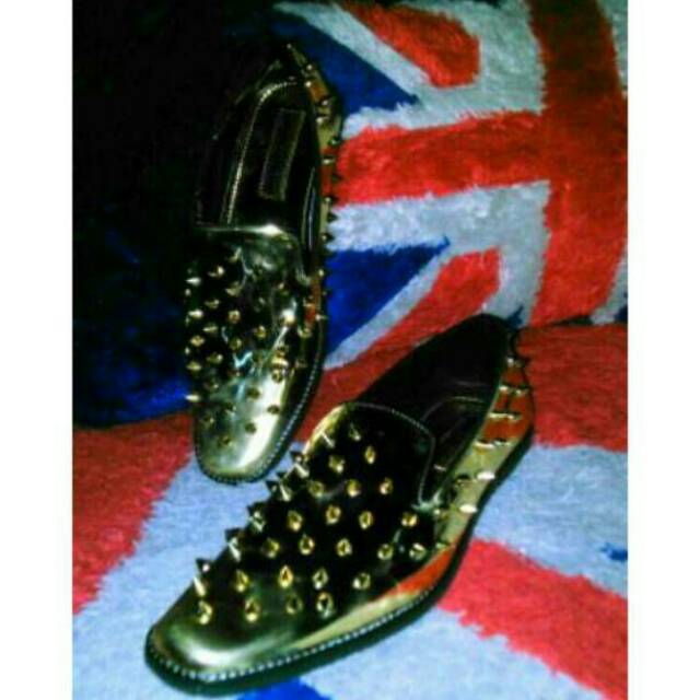 Sepatu Pria / Sepatu Slip On Pria / Sepatu Slip On Duri