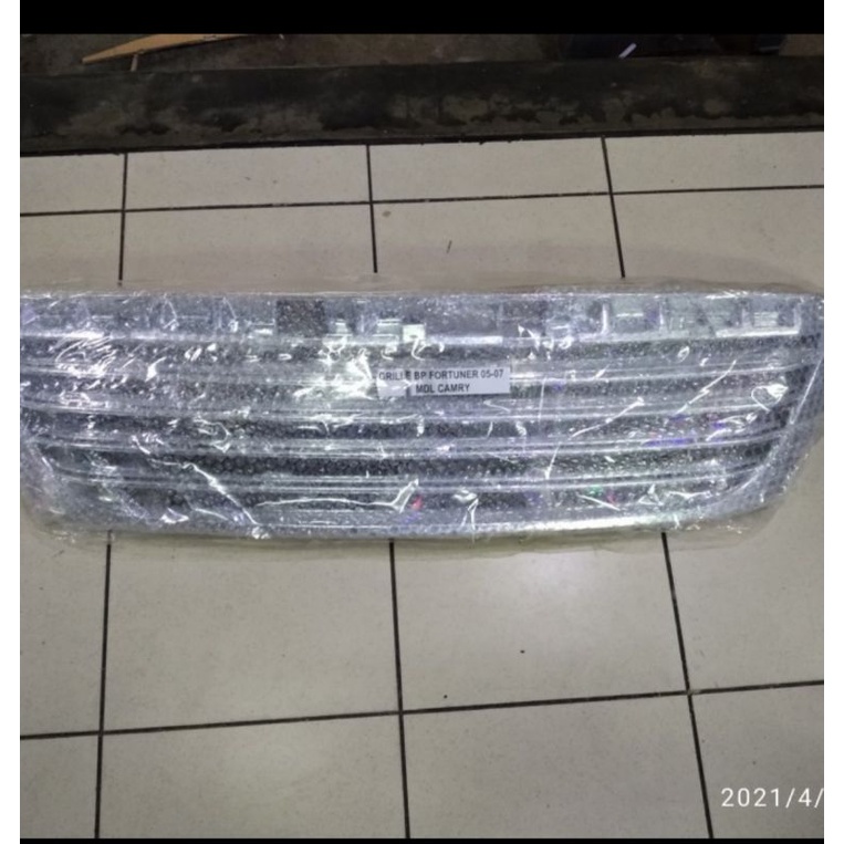 FRONT GRILL GRIL DEPAN FORTUNER 2005 2006 2007 MODEL CAMRY
