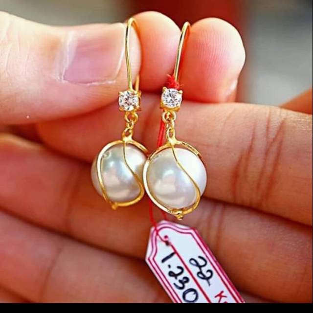 Anting emas 22 karat mutiara air laut lombok asli bersertifikat