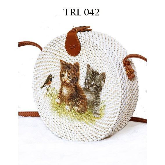 

The Ziel Tas Rotan Bali Bulat Diameter 20cm Lukis Decoupage Motif Kucing TRL042