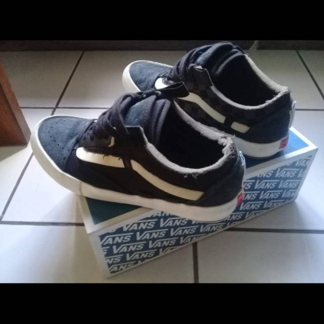 (SOLD) Vans vault old skool cap LX (regrind) size 42.5