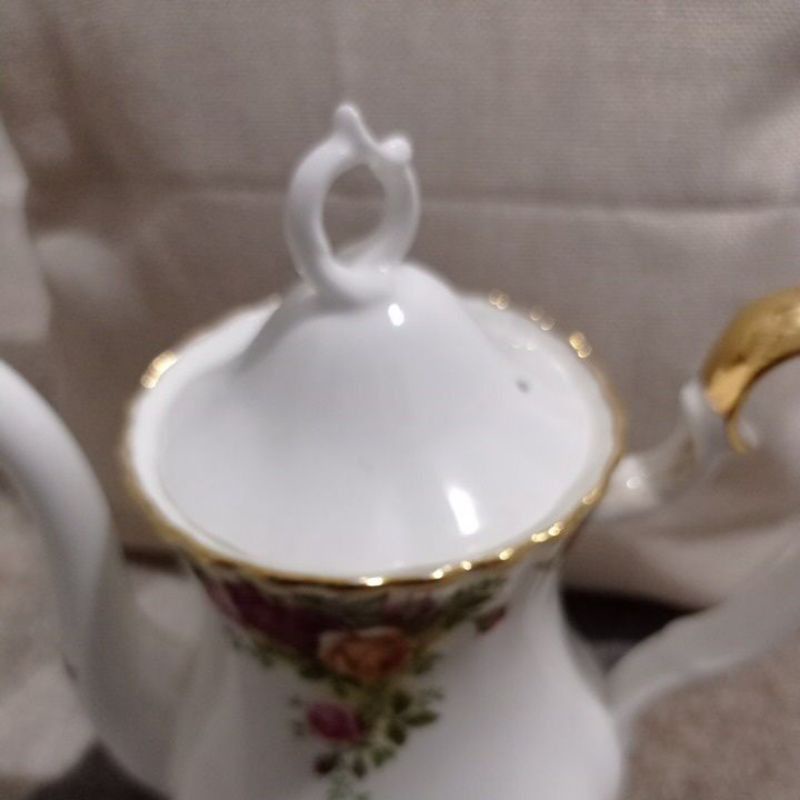 Tea pot Royal Albert Old Country Roses / Tall / teko teh / kopi / mewah