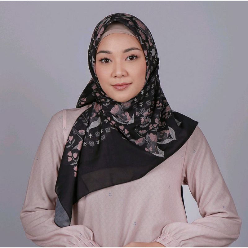 Zoya Hijab Segi empat Salvina Scarf