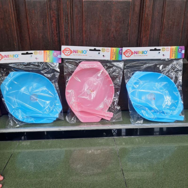 Ninio plate with spoon &amp; fork. 1 set alat makan bayi F330. piring sendok bayi