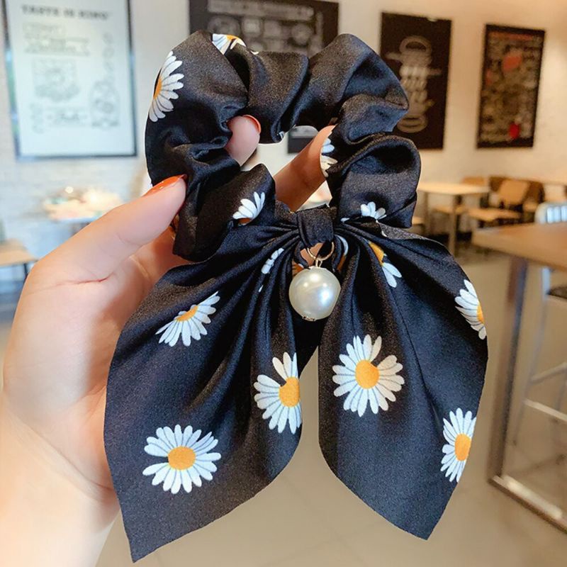 Ikat Rambut with pearl mutiara Scrunchie Daisy Satin Mutiara Silk Pony Tail-Hitam