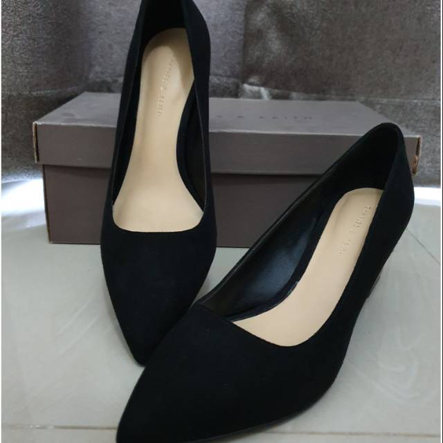 Sepatu Charles & Keith heels hitam 36