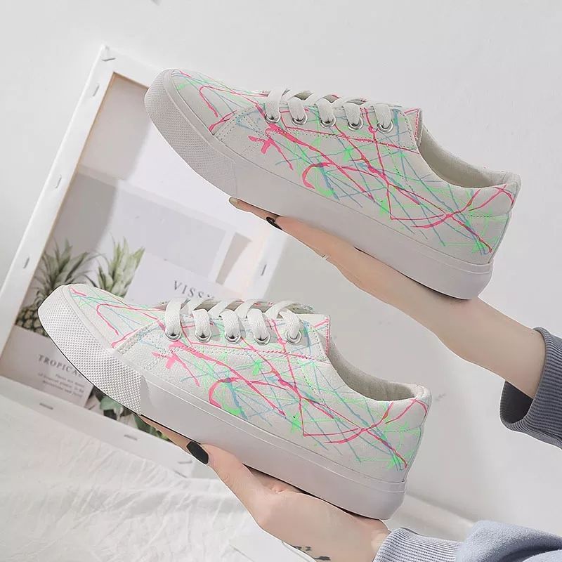 Sepatu Wanita Sneakers Warna Warni grafiti