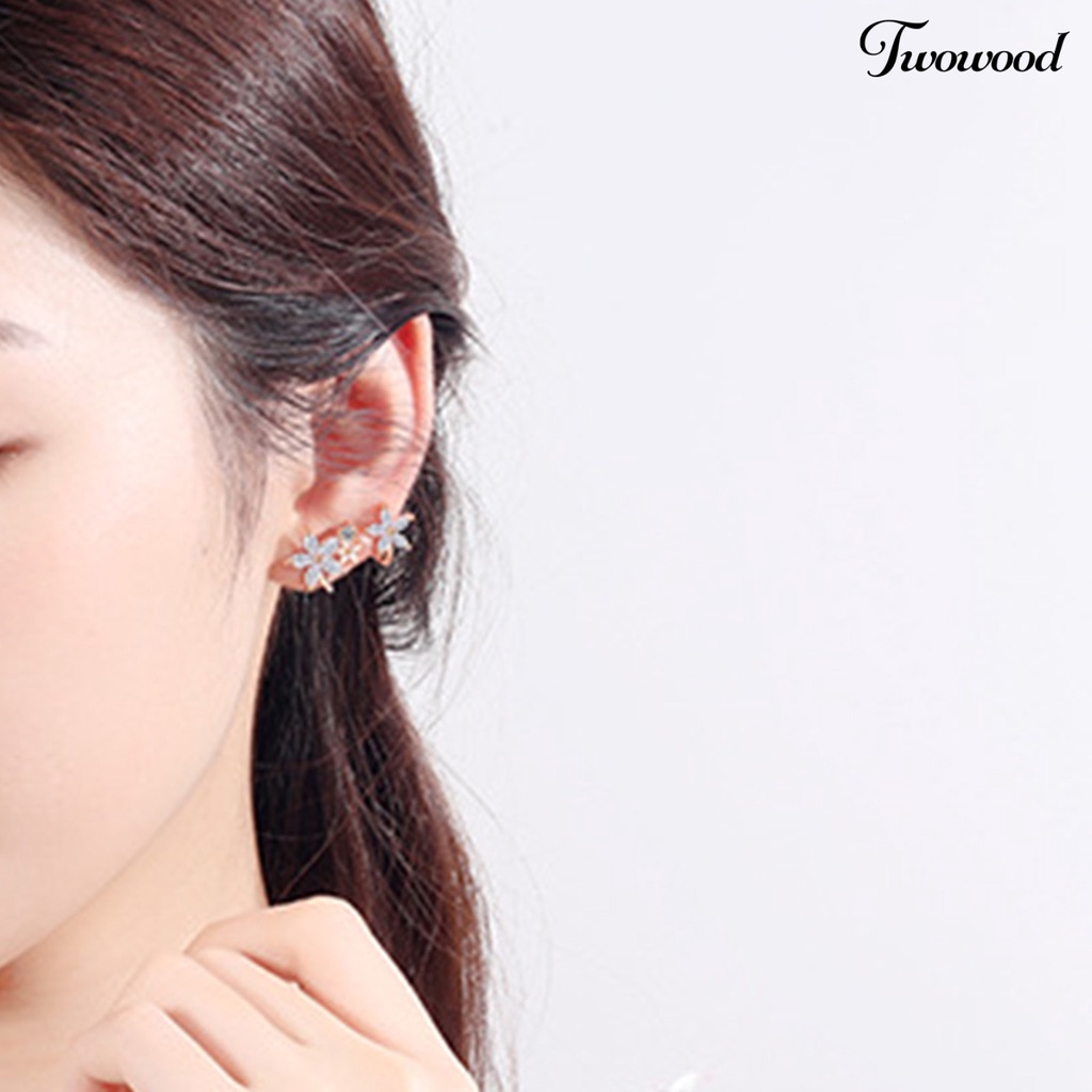 1 Pasang Anting Klip Bentuk Bunga Bahan Cubic Zirconia Untuk Wanita