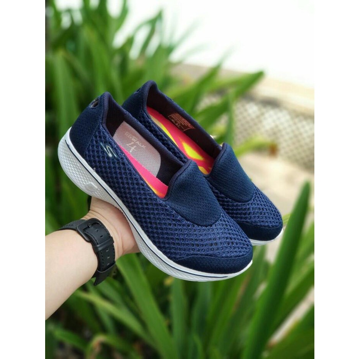 Sepatu wanita Original Skechers Gowalk4 kindle Women