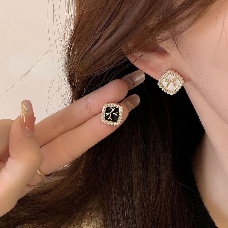 Anting Stud Desain Pita Aksen Mutiara Gaya Korea Untuk Wanita