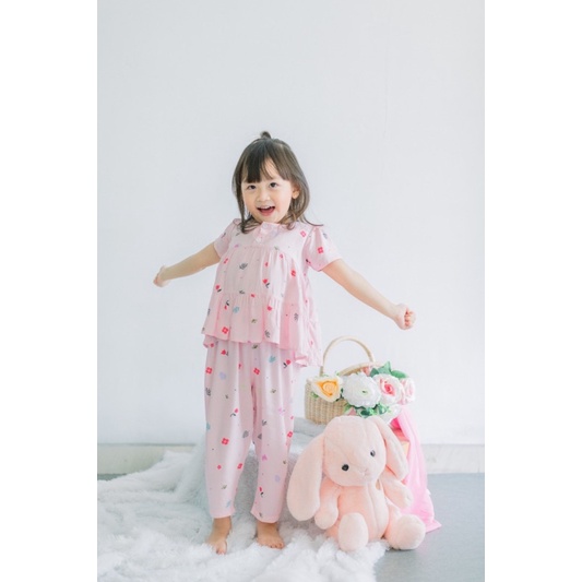 Yobebee Luna Set Setelan Rayon Anak Perempuan Usia 2 3 4 6 8 Tahun Baju Tidur Piyama Pajamas Kids Motif Karakter Premium Oneset Model Baju Harian Santai Anak Cewek