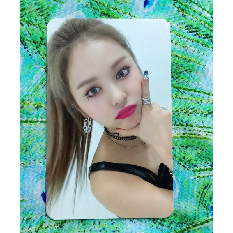 [BOOKED] OFFICIAL PHOTOCARD [EVERGLOW]: E:U