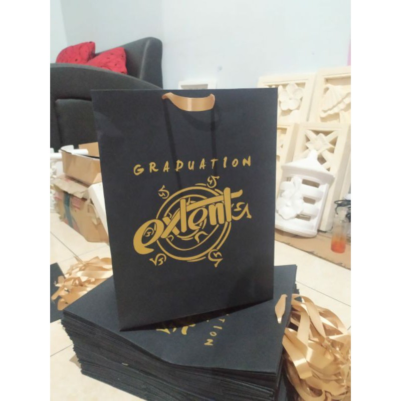 

PAPERBAG MEWAH BAHAN JEMANI UKURAN CUSTOM