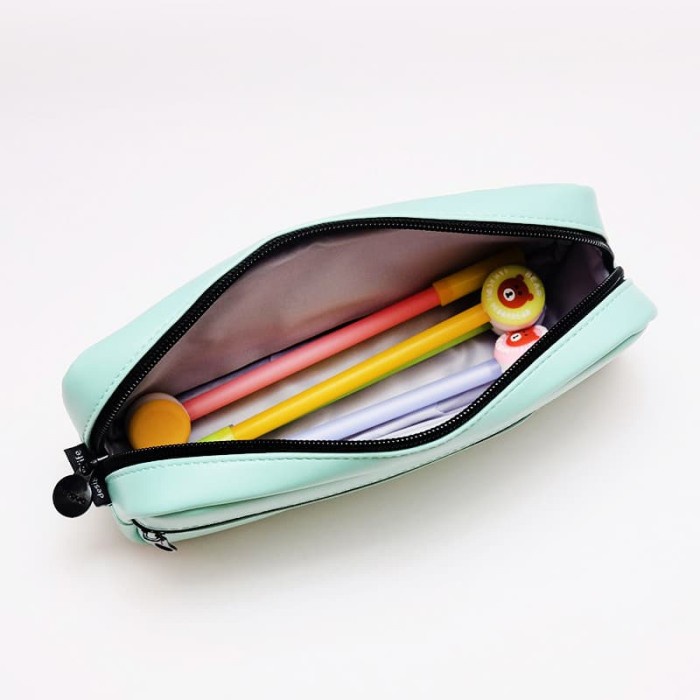 

Gilaa!!! Retro Fm Radio Pencil Case Limited