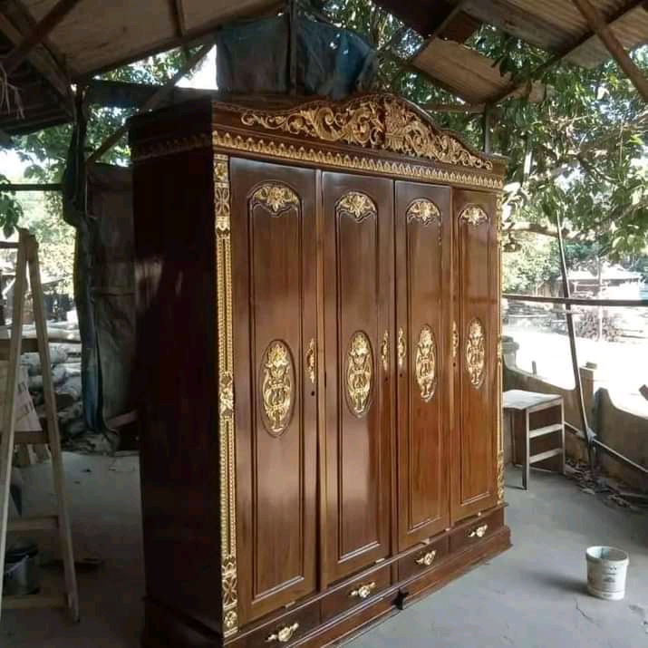 Lemari Pakaian Ukir JEpara 4 Pintu Kayu Jati Rahwana furniture mebel