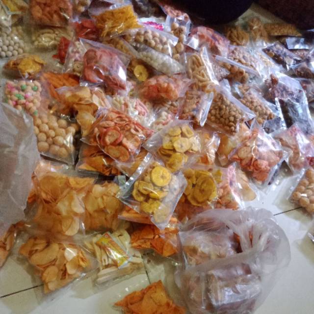 

Kue kriuk /makanan ringan