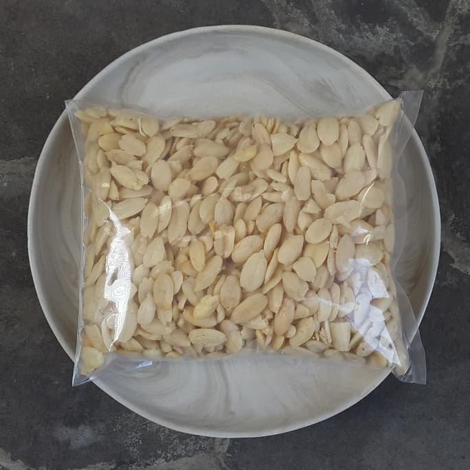 

Chasback Kacang Kenari Utuh 1Kg Terlaris