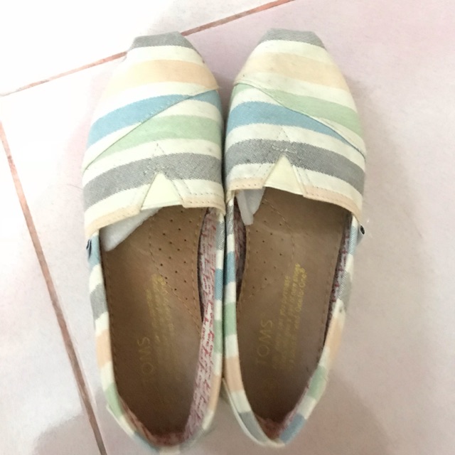 Sepatu toms size 36 (preloved)