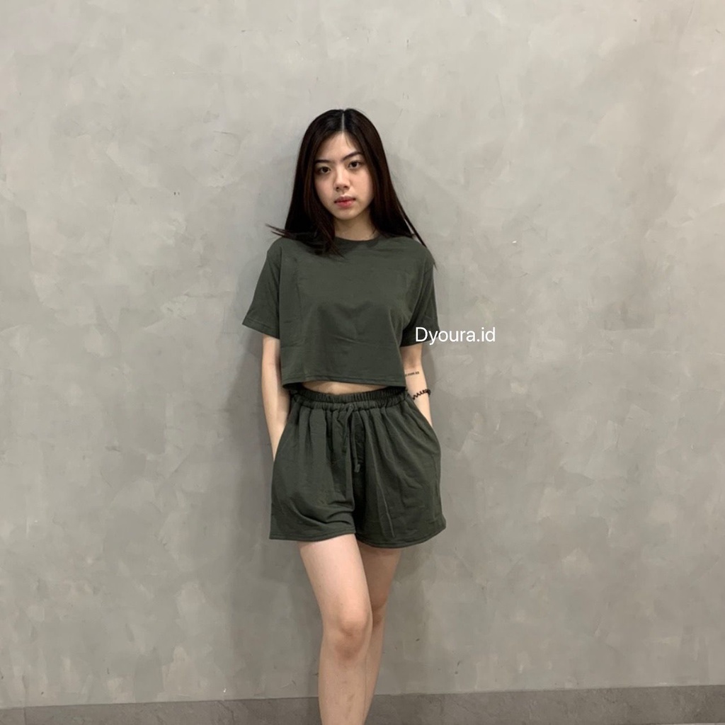 Set Setelan Baju Crop Top Dan Celana Pendek Hot Pants Wanita Kasual