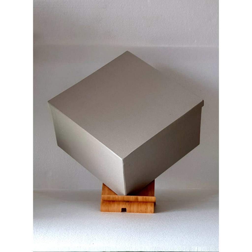 

Kotak Kado / Kotak Hadiah / Gift Box Jumbo A Plus / Embose Gray
