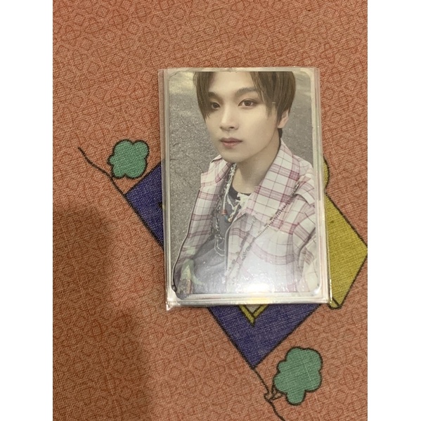 haechan chilling photocard