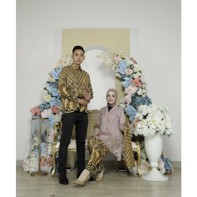 Set couple kebaya dengan batik pria//kebaya floy. tulle//couple kebaya