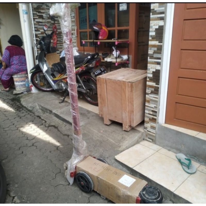 AIR HYDRAULIC FLOOR JACK 80 TON