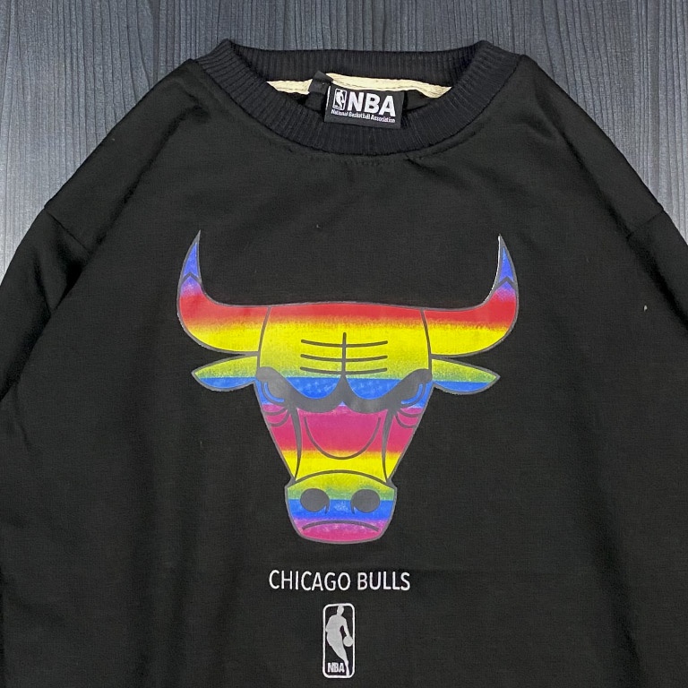 CREWNECK SWEATER CHICAGO BULLS PELANGI