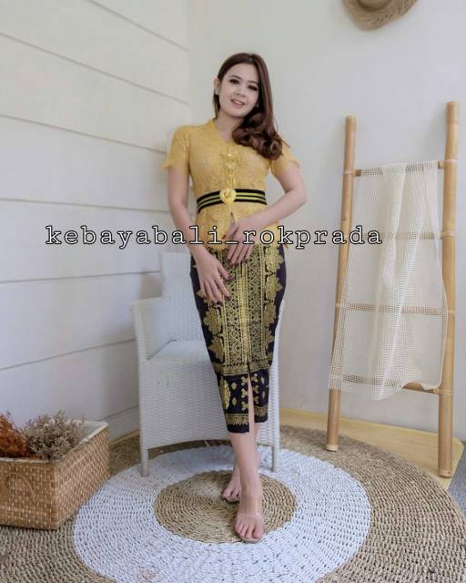 Set kebaya kartini