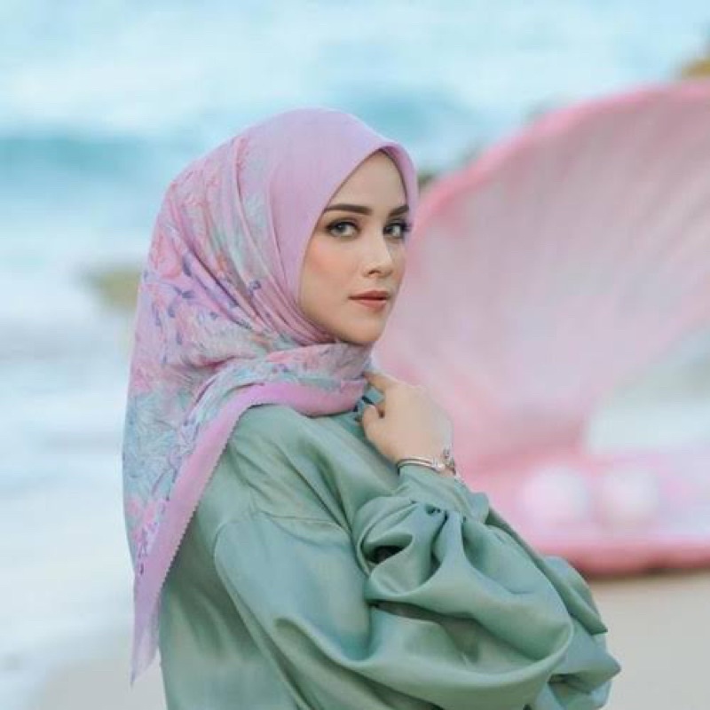 DISNEY X BUTTONSCARVES TEA ROSE