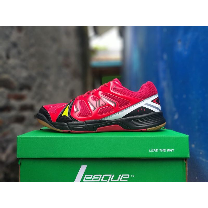 Sepatu Badminton merek League