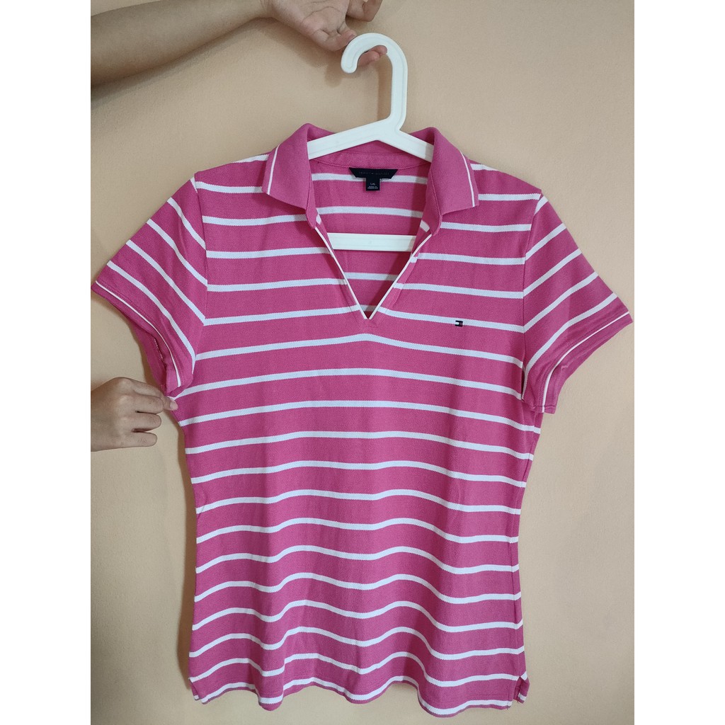 PRELOVED Baju Berkerah V Neck Tommy Hilfiger Lengan PRELOVED Baju Berkerah V Neck Tommy Hilfiger Lengan