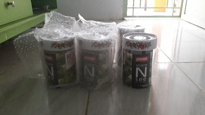 Toples Pyrex Store N See 1.5l