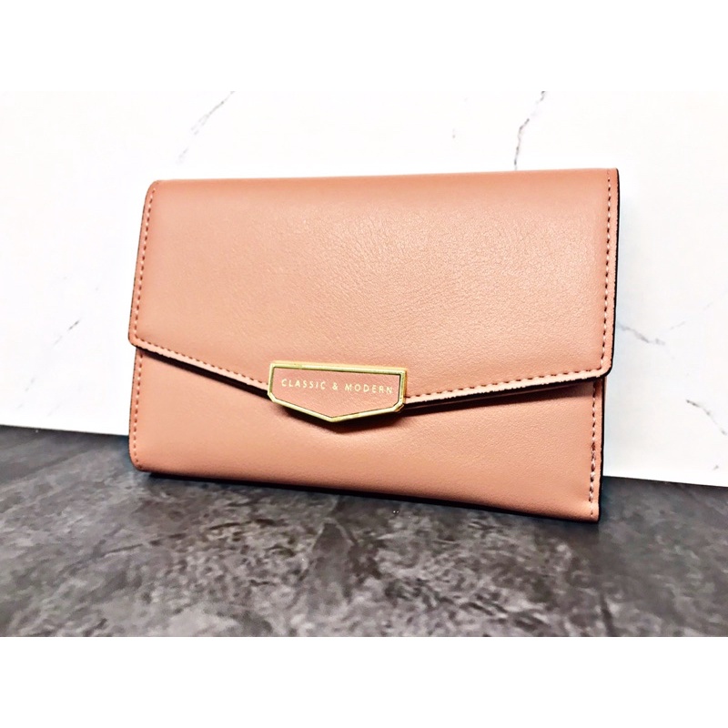 dompet huer ukuran sedang