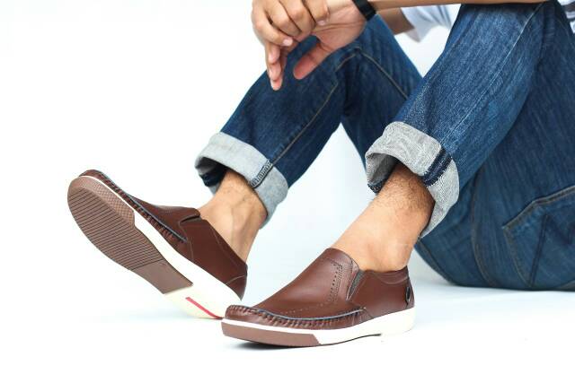 BERGARANSI TERMURAH ! Sepatu Slipon Santai Kulit Asli Original Cevany Sandro