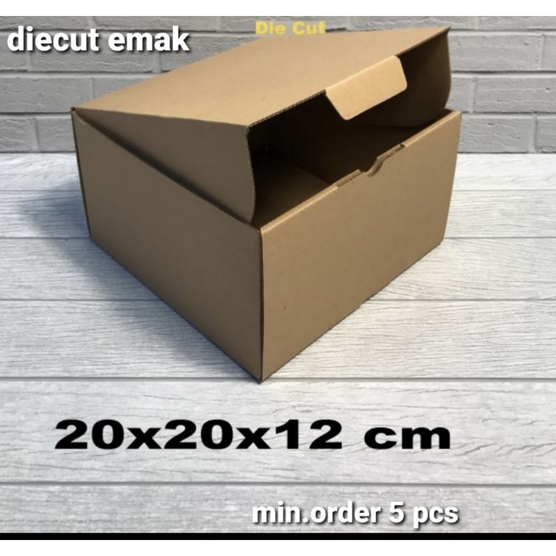 

Kardus Box Diecut uk. 20x20x12 cm Karton Kotak die cut