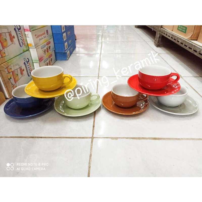 cangkir keramik dengan tatakan tipe two tone (per set)