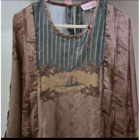 ..sale siapa cepat aja..preloved blouse ria miranda
